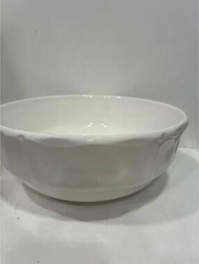Varages White Scalloped Ceramic Bowl